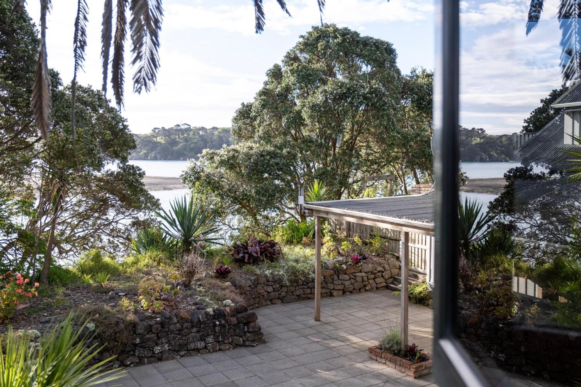 Bow Street Apartments & Cottage Raglan Exterior photo