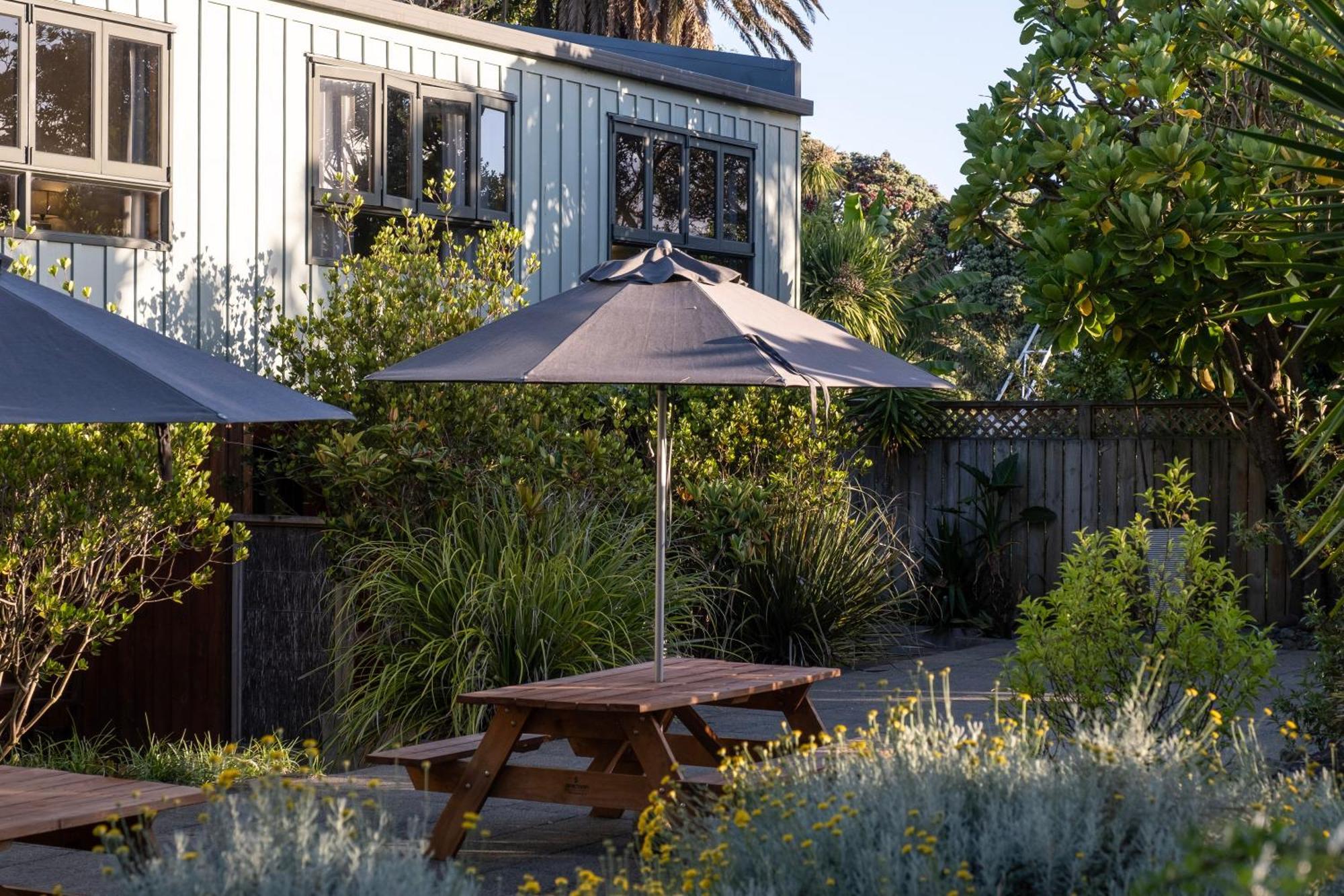 Bow Street Apartments & Cottage Raglan Exterior photo