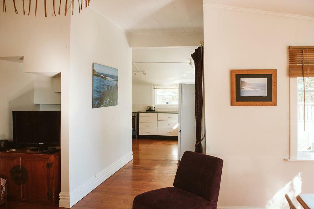 Bow Street Apartments & Cottage Raglan Exterior photo